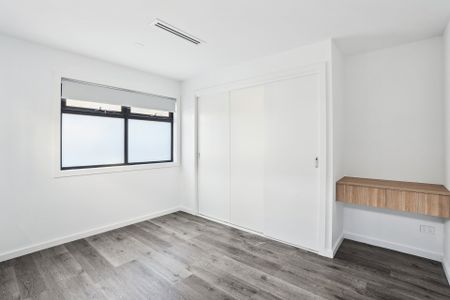 Contemporary Urban Life! - Photo 5