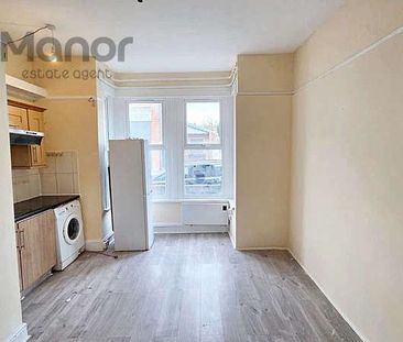 Burges Road, East Ham, E6 - Photo 2