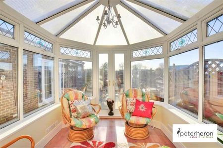 Warwick Drive, East Herrington, Sunderland, SR3 - Photo 2