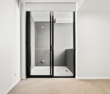 Stylish 2-Bedroom Apartment in the Heart of Chermside - Photo 5