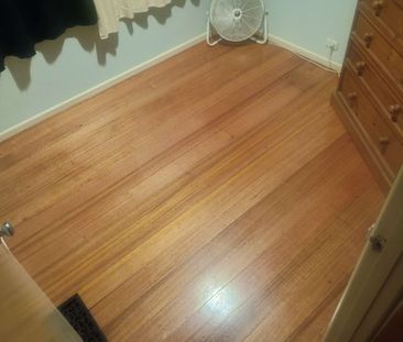 Gladstone Park - Photo 2