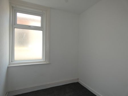 Warley Road Flat 2 - Photo 4