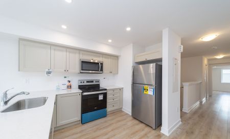 For Lease - 32 Wagon Lane Unit# 4, Barrie, Ontario - Photo 5