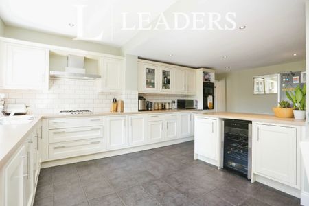4 bedroom semi-detached to rent Mays Hill Road, Shortlands, Bromley, BR2 - Photo 3