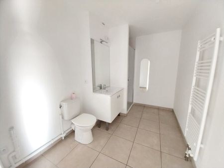 Location Appartement 2 pièces 45m² ORLEANS 45100 - Photo 5