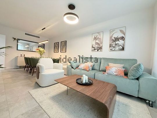 Alquiler de piso en Avenida General López Domínguez, 1 - Photo 1