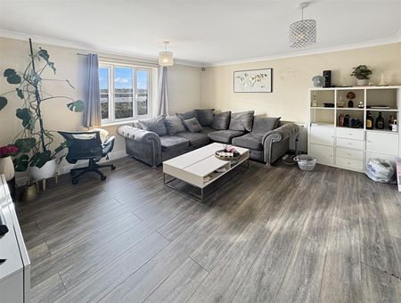 2 Iona Walk, Colchester, CO5 7JD - Photo 5