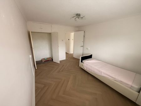 2 Bed Flat, Highbrook Close, BN2 - Photo 3