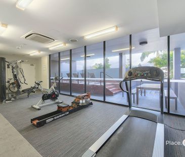 Retreat To Modern Luxury Only Minutes From The City! - Photo 4