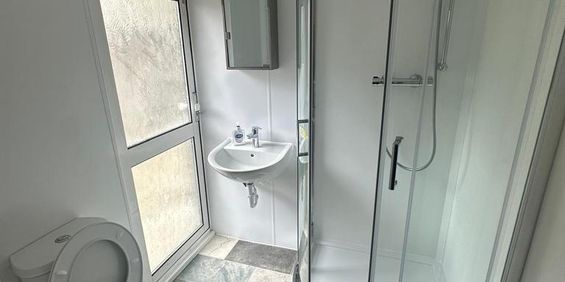 1 bedroom bedsit to rent - Photo 3