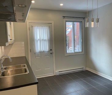 8120 Av. Wiseman - Photo 1