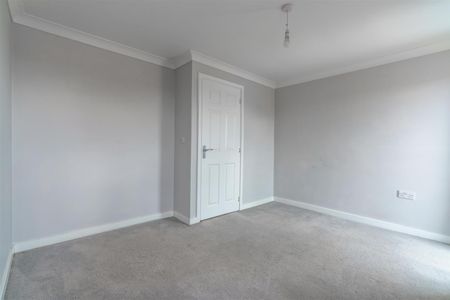 3 bed end of terrace house to rent in Roseden Way, Newcastle Upon Tyne, NE13 - Photo 5