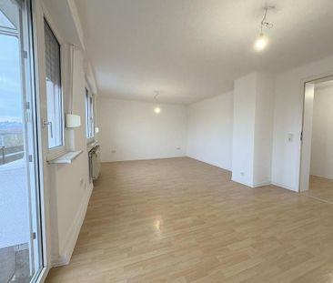 Großzügige 5-ZKB-Wohnung mit Einbauküche & großem Balkon In Saarbrü... - Foto 1