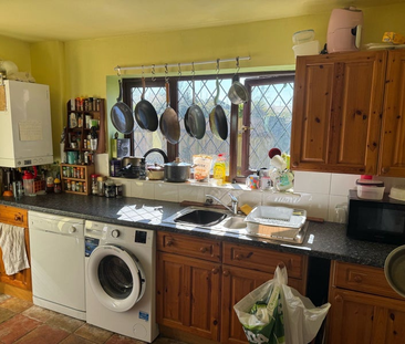 1 bedroom in a house share to rent - Photo 3