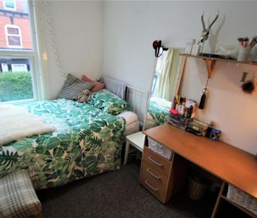 5 bedroom terraced house to rent - Photo 4