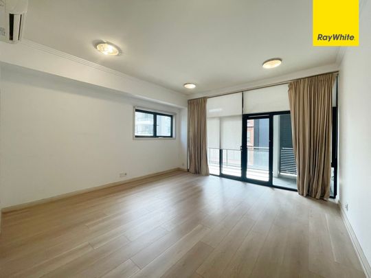 1 Bed with the New Timber Floor Board - Photo 1