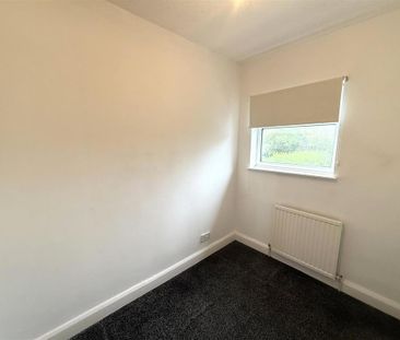 3 bedroom end of terrace house to rent - Photo 6