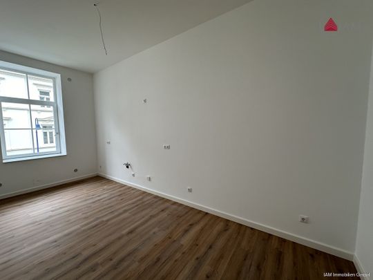 Kernsanierte, lichtdurchflutete 4 Zimmerwohnung mitten in Wiesbaden. 1.OG - Foto 1