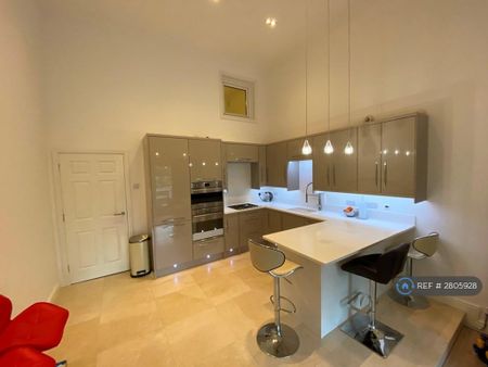 4 bedroom terraced house to rent - Photo 2