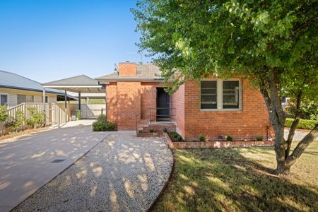 Charming Home In North Albury - Photo 5