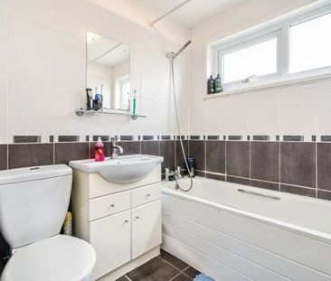 Brighton Hill, RG22 - Photo 5