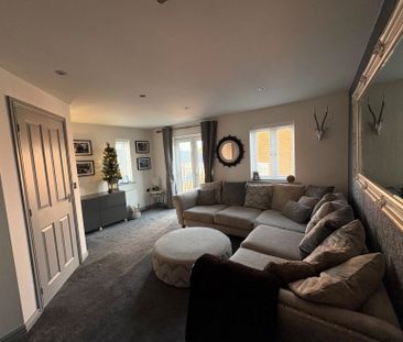 4 bedroom semi-detached house to rent - Photo 2