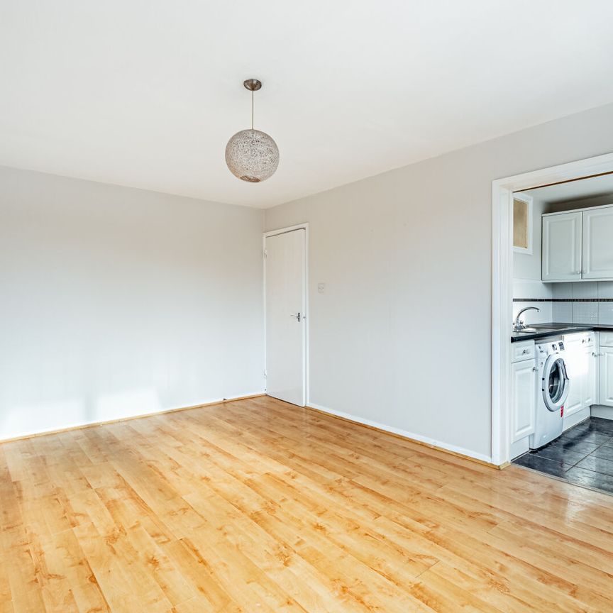 Available unfurnished from 27/11/2025 - Photo 1