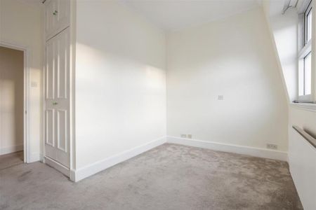 3 bedroom mews to rent - Photo 5