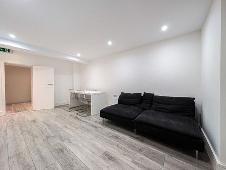 3 bedroom maisonette to rent - Photo 2