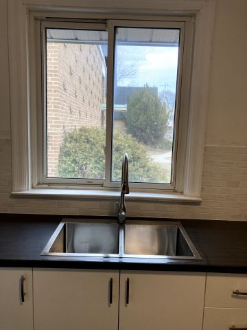 For Lease - 322 Cosburn Avenue, Toronto, Ontario - Photo 2