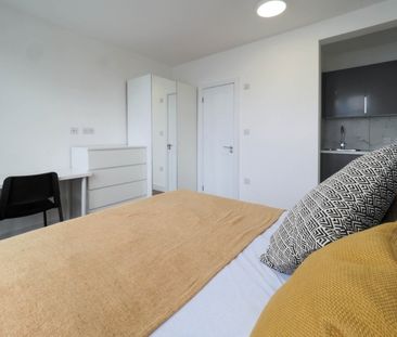 Room in a Shared House, The Meadow Way, HA3 - Photo 4