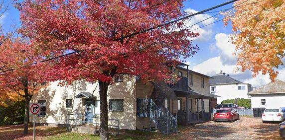 BEAU & GRAND 4 1/2 ( 4PLEX ) - À louer - Disponible dès le 1er Juin - Entièrement rénové - Photo 2