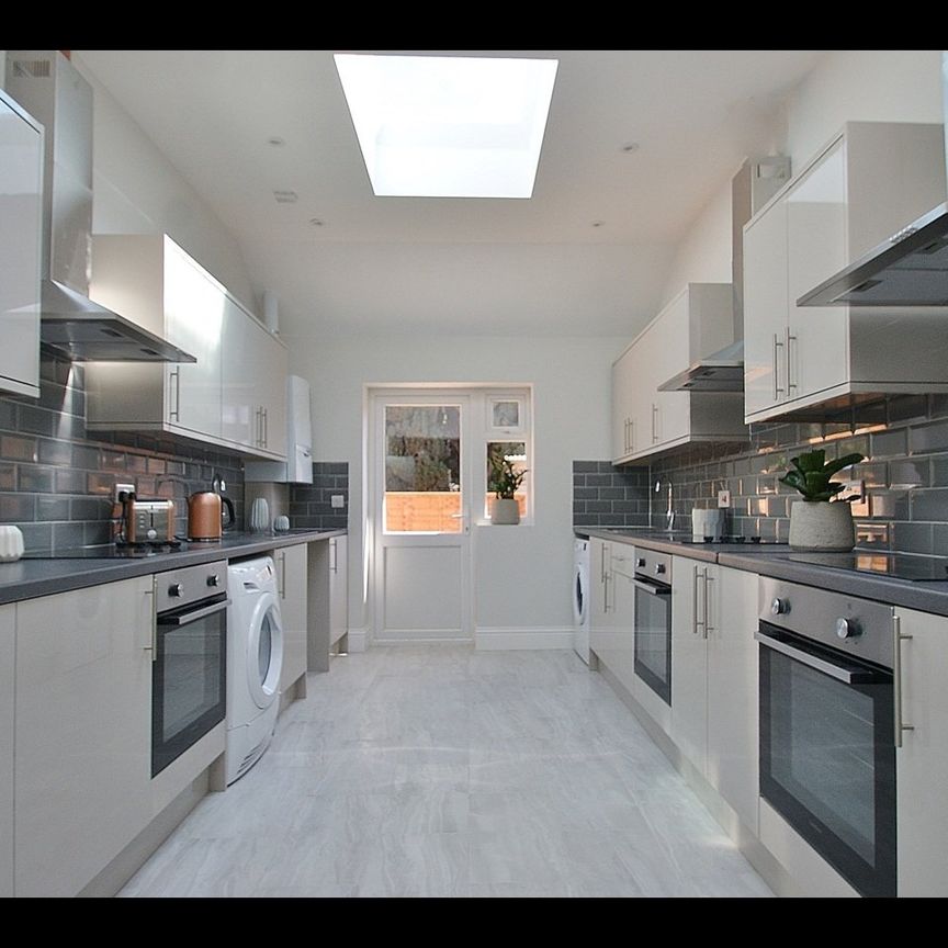 Room in a Shared House, Sunningdale Avenue, W3 - Photo 1