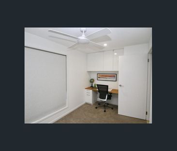 STUNNING QUALITY HOME FOR ENTERTAINING - Photo 5