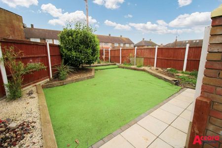 3 bedroom semi-detached house to rent - Photo 3