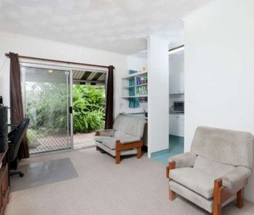 GROUND FLOOR UNIT- CONVENIENT LOCATION - Photo 5