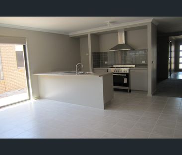 27 Marengo Street, Tarneit, Vic 3029 - Photo 4