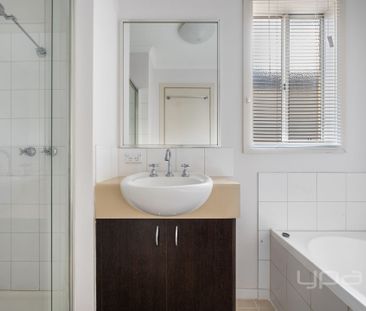 THREE BEDROOM GEM! - Photo 6