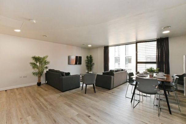 5 bedroom flat to rent - Photo 1