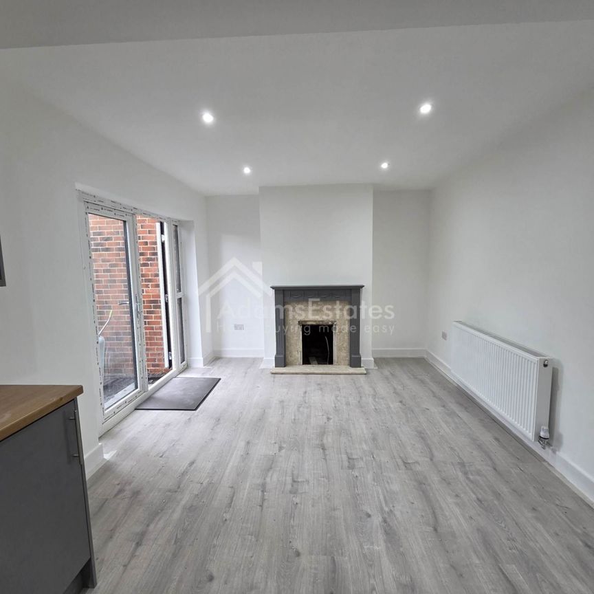 Price £1,200 pcm - Available Now - Unfurnished - Photo 1