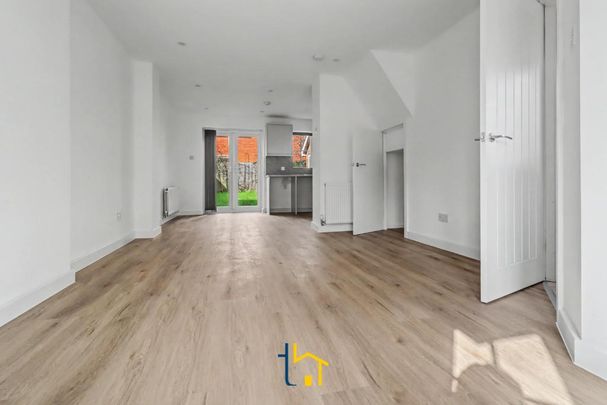 3 bedroom semi-detached house to rent - Photo 1