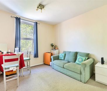 31 Ashley Road, Epsom, Surrey, KT18 5BD - Photo 1