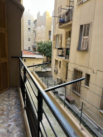 Location Appartement 4 pièces 82m² NICE 06000 - Photo 5