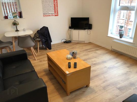 Apt 5-2a Eglantine Gardens, Belfast, BT9 6EZ - Photo 1