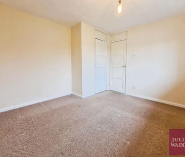 2 bedroom end of terrace house to rent - Photo 4