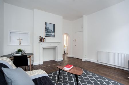 Finchley Road, London, London - Photo 2