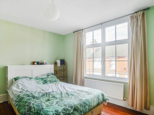 Detached house to rent on - Photo 1