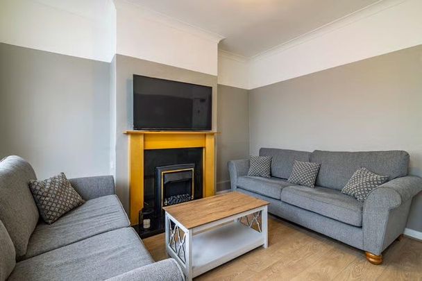 3 bedroom terraced house to rent - Photo 1