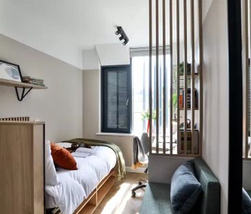 Premium 3 Bed Apartment - Photo 2