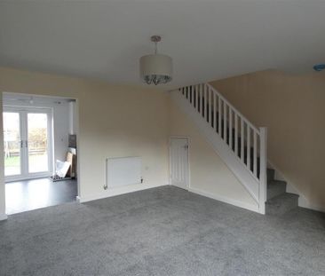 3 bedroom semi-detached house to rent - Photo 3